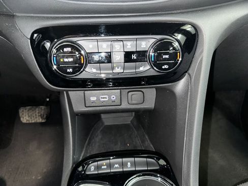 Certified 2023 Buick Encore GX Select w/ Safety Package II image 14