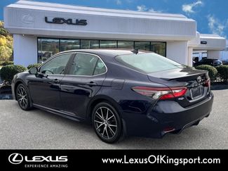 Used 2021 Toyota Camry SE FWD video 3