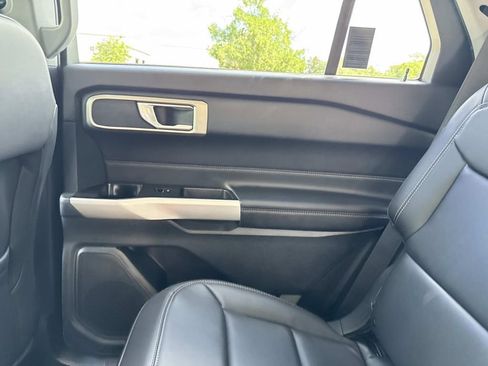 Used 2023 Ford Explorer XLT w/ Equipment Group 202A RWD image 20