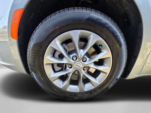 New 2026 Chrysler Pacifica Select AWD/4WD image 31