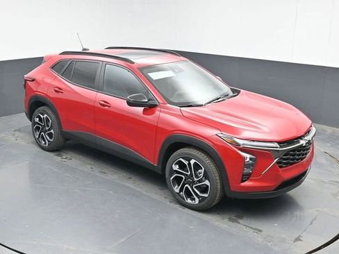 New 2026 Chevrolet Trax RS w/ Sunroof Package FWD image 1