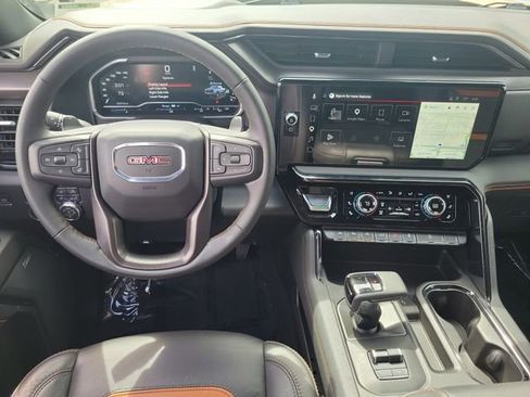 Used 2023 GMC Sierra 1500 AT4 w/ Technology Package AWD/4WD image 4