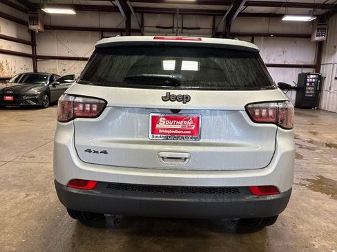 New 2025 Jeep Compass Latitude w/ Sun & Sound Group AWD/4WD image 4