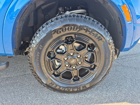 New 2025 Ford Ranger Lariat w/ Black Appearance Package image 9