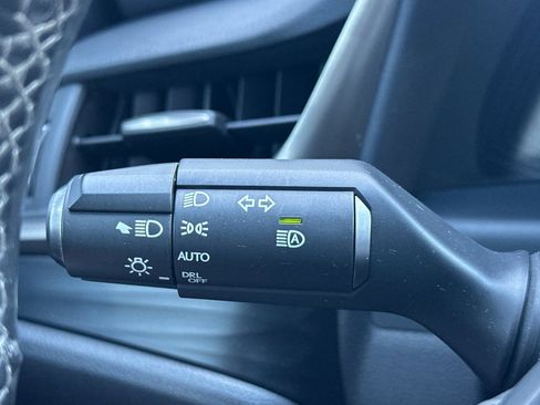 Used 2020 Lexus ES 300h w/ Premium Package image 31