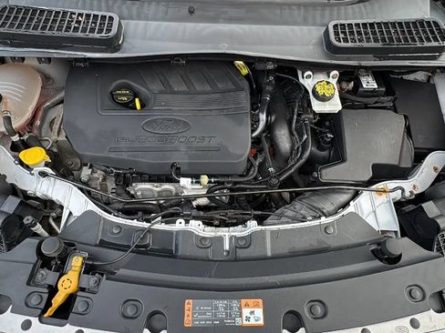 Used 2018 Ford Escape SE w/ Ford Safe & Smart Package FWD image 19
