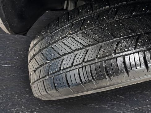 Used 2023 Jeep Grand Cherokee L Laredo image 34