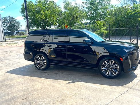 Used 2023 Cadillac Escalade Sport Platinum w/ LPO, ONYX Package RWD image 5
