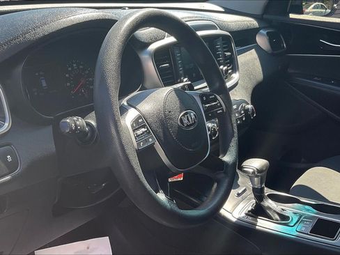 Used 2019 Kia Sorento AWD image 16