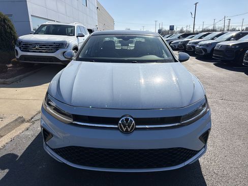 New 2026 Volkswagen Jetta SE image 3