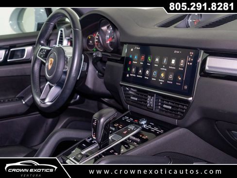 Used 2023 Porsche Cayenne Platinum Edition image 48