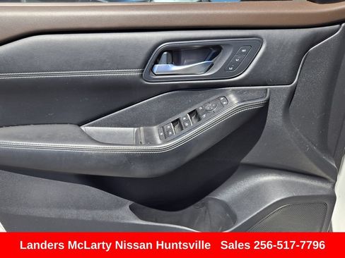 Used 2023 Nissan Rogue SL w/ SL Premium Package FWD image 23