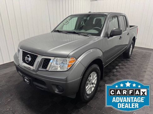 Used 2018 Nissan Frontier SV image 1