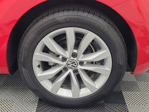 Used 2014 Volkswagen Beetle TDI image 9