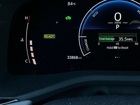 Used 2025 Toyota Camry SE image 38