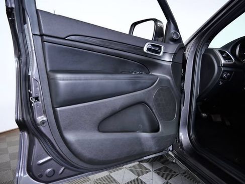 Used 2019 Jeep Grand Cherokee Altitude AWD/4WD image 14