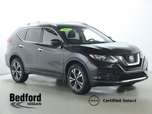 Used 2019 Nissan Rogue SV w/ Premium Package image 1