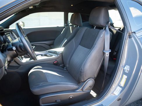 Used 2017 Dodge Challenger SXT image 11