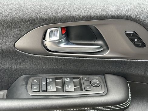 New 2027 Chrysler Pacifica Select FWD image 21