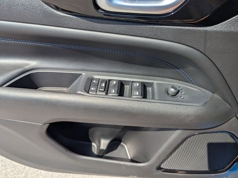 New 2026 Jeep Compass Latitude image 18