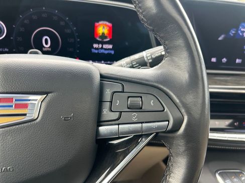 Used 2024 Cadillac Escalade Premium Luxury image 18