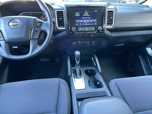Used 2023 Nissan Frontier SV image 17