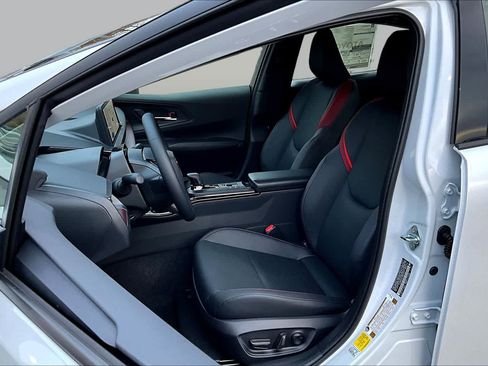 New 2026 Toyota Prius Plug-In Hybrid FWD image 9
