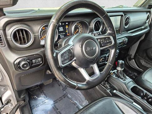 Used 2019 Jeep Wrangler Unlimited Sahara AWD/4WD image 5