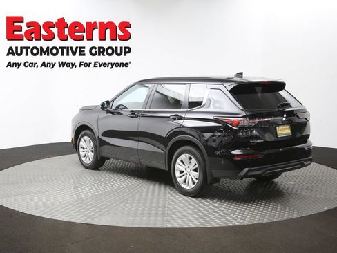 Used 2025 Mitsubishi Outlander ES image 64