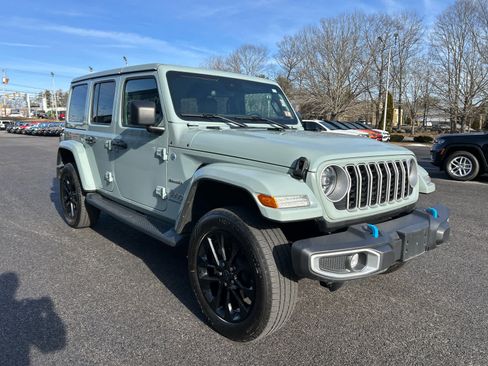 Used 2024 Jeep Wrangler Sahara image 2