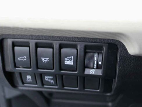 Used 2020 Subaru Ascent Premium w/ Convenience Package image 14