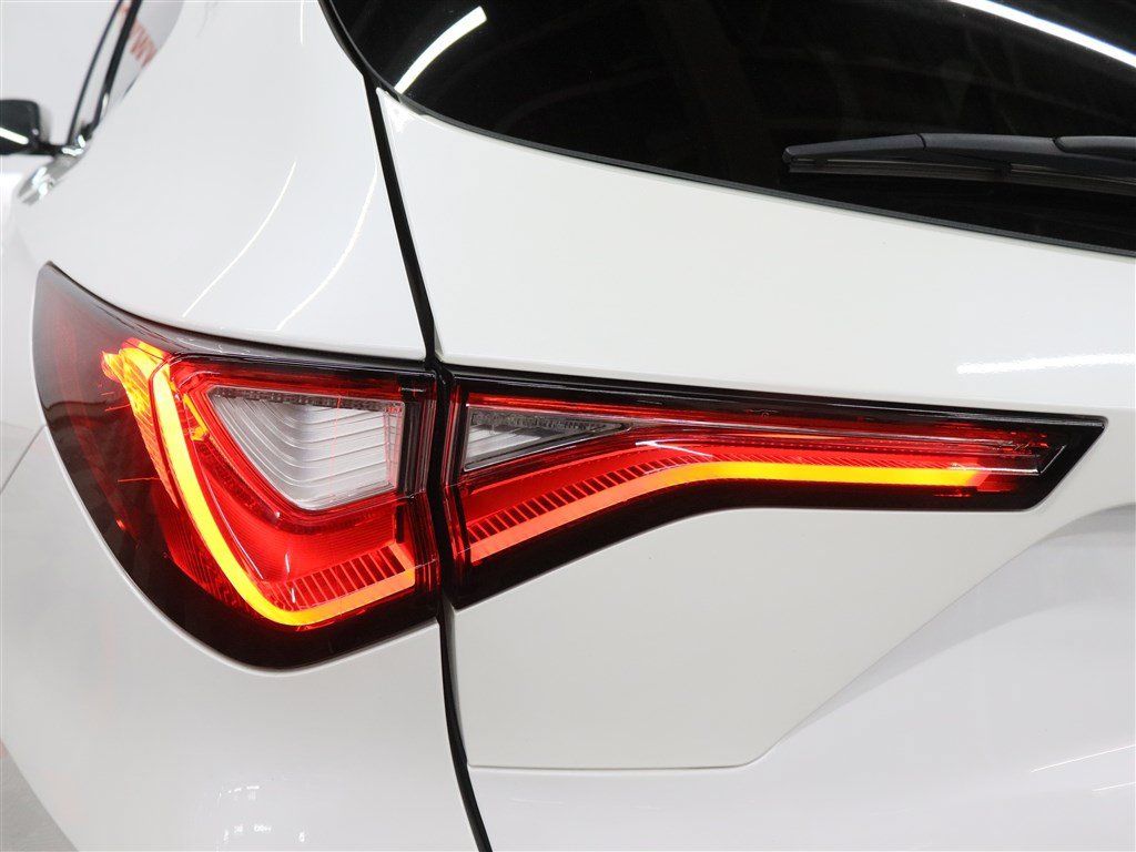 Used 2022 Acura MDX w/ Technology Package AWD/4WD image 11
