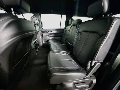 Used 2024 Jeep Wagoneer Series II w/ Flexible Seating Group RWD image 25