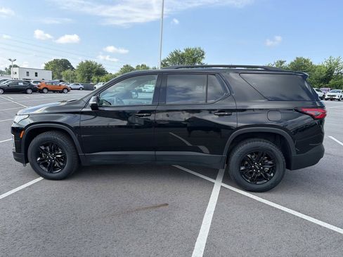 Certified 2023 Chevrolet Traverse LS w/ Midnight/Sport Edition FWD image 4