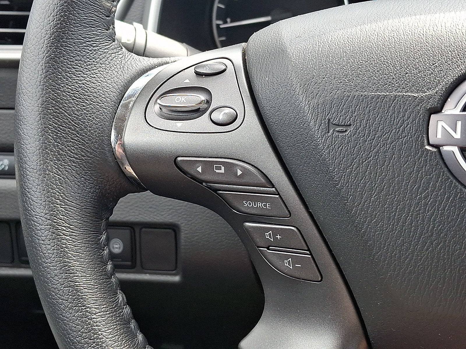 Certified 2024 Nissan Murano SV w/ SV Midnight Edition Package AWD/4WD image 21