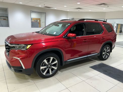 Used 2023 Honda Pilot Touring image 6