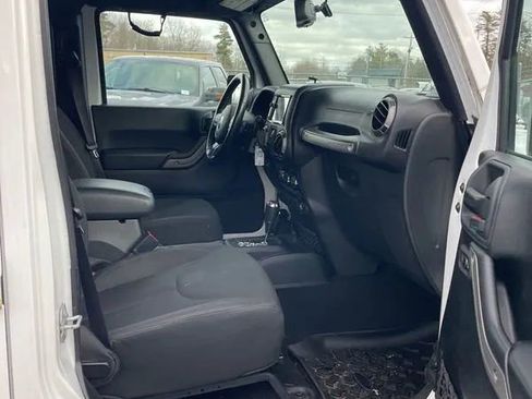 Used 2018 Jeep Wrangler Unlimited Sport S image 11