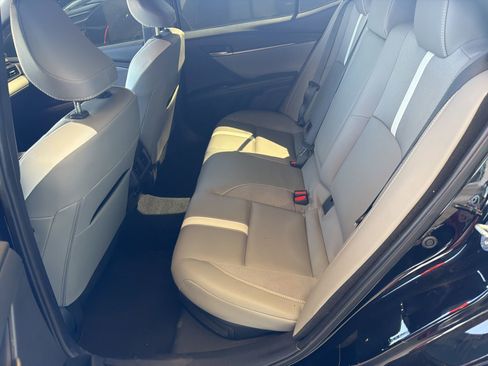 Used 2025 Toyota Camry SE w/ Convenience Package image 14