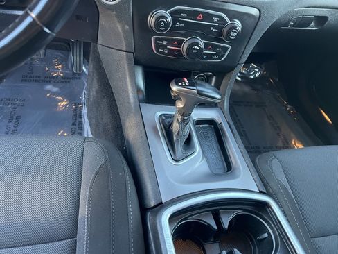 Used 2020 Dodge Charger SXT w/ Driver Convenience Group image 18