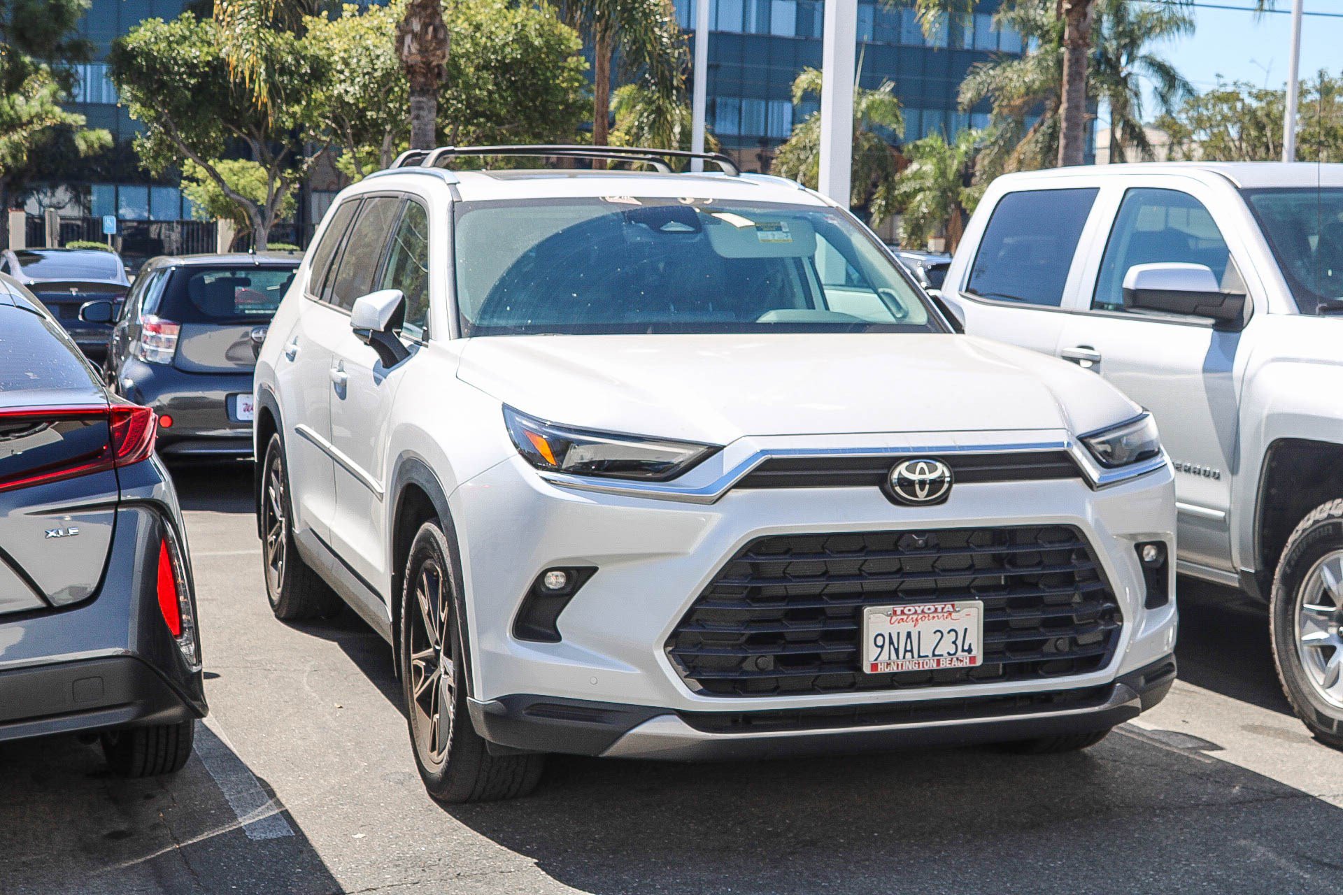 Certified 2024 Toyota Grand Highlander AWD image 3