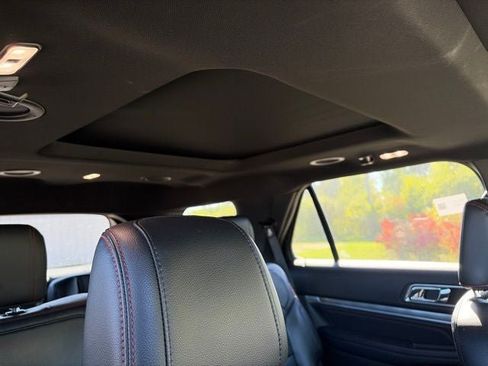 Used 2018 Ford Explorer Sport AWD/4WD image 6
