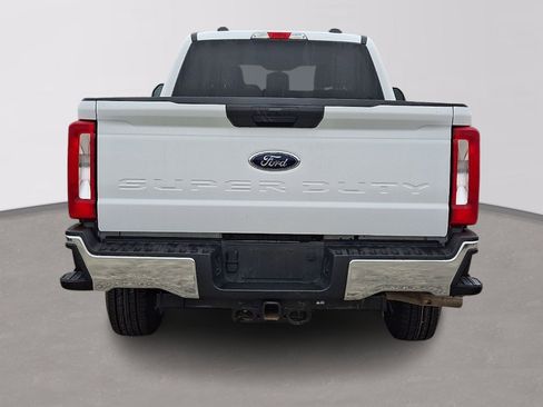 Certified 2025 Ford F250 XLT image 5