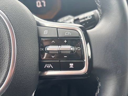 Used 2024 Kia Sorento S FWD image 16