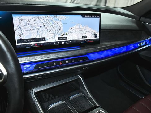 Used 2023 BMW 760i xDrive AWD/4WD image 58