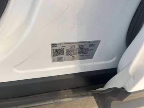 Used 2024 GMC Terrain SLE FWD image 28