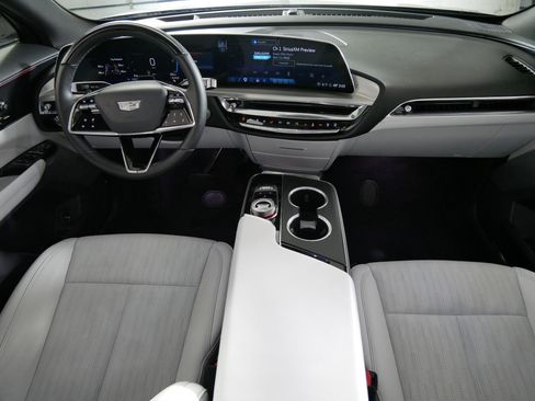 Used 2024 Cadillac Lyriq Luxury image 10