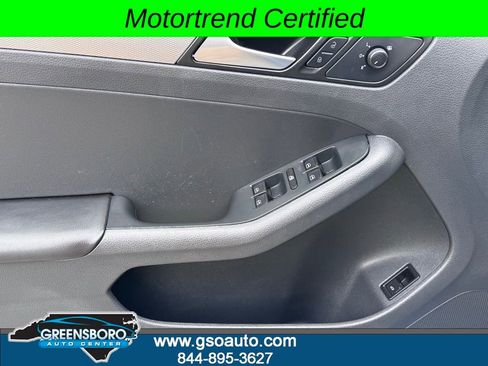 Used 2017 Volkswagen Jetta SE FWD image 23