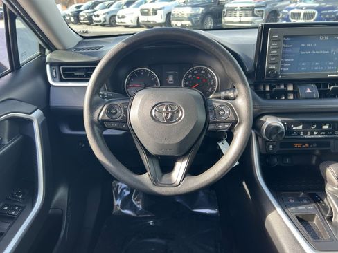 Used 2022 Toyota RAV4 LE image 15