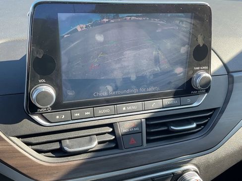 Used 2024 Nissan Altima 2.5 SV image 38