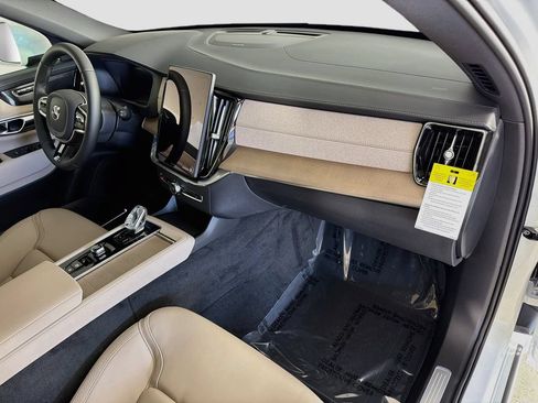 New 2026 Volvo XC90 B6 Plus w/ Protection Package Premier AWD/4WD image 31